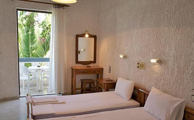 Fevro Hotel Agia Galini Стая снимка