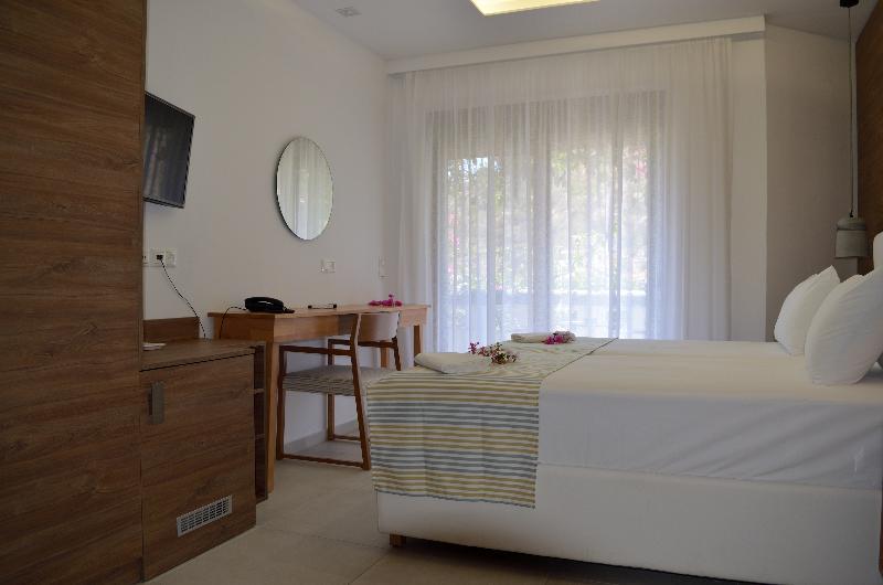 Fevro Hotel Agia Galini Екстериор снимка